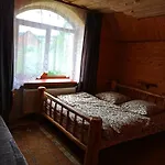 Zatishok Bilya Richky Lodge