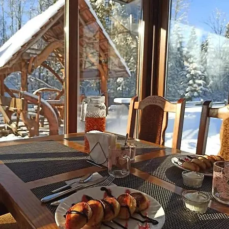 Zatishok Bilya Richky Lodge Pilipets