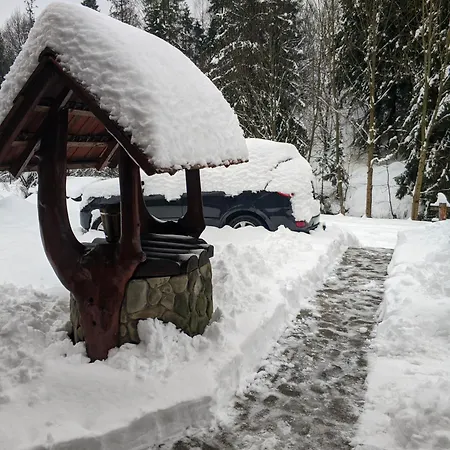 Zatishok Bilya Richky Lodge Pilipets