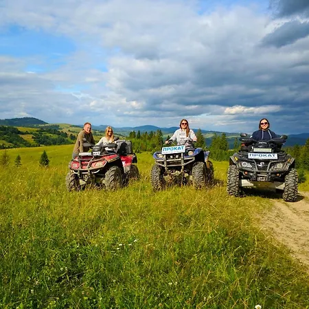 Zatishok Bilya Richky Lodge Pilipets