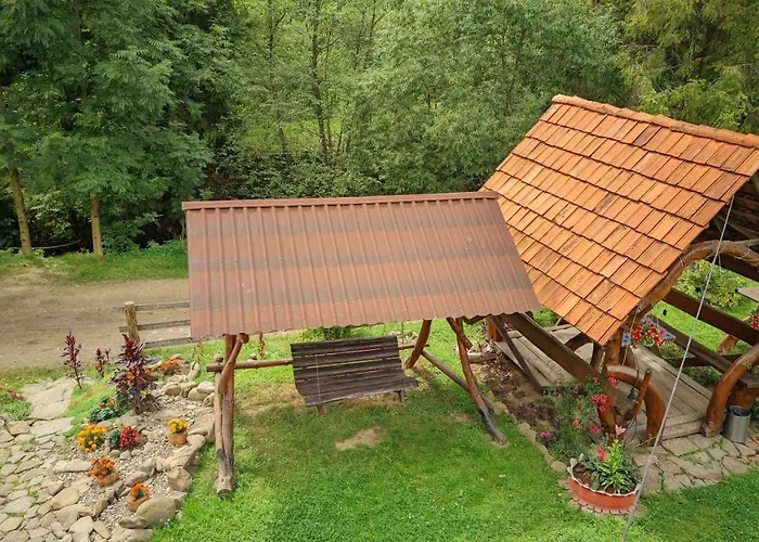 Orman Evi Zatishok Bilya Richky