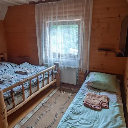 Lodge Zatishok Bilya Richky Pilipets